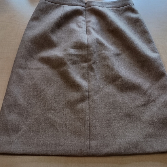 J Crew 100% Wool Brown Camel Color Pencil Skirt with Pockets Size 6 - Picture 6 of 12